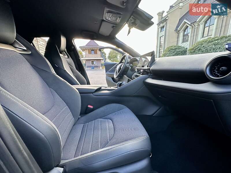 Внедорожник / Кроссовер Toyota C-HR 2024 в Киеве