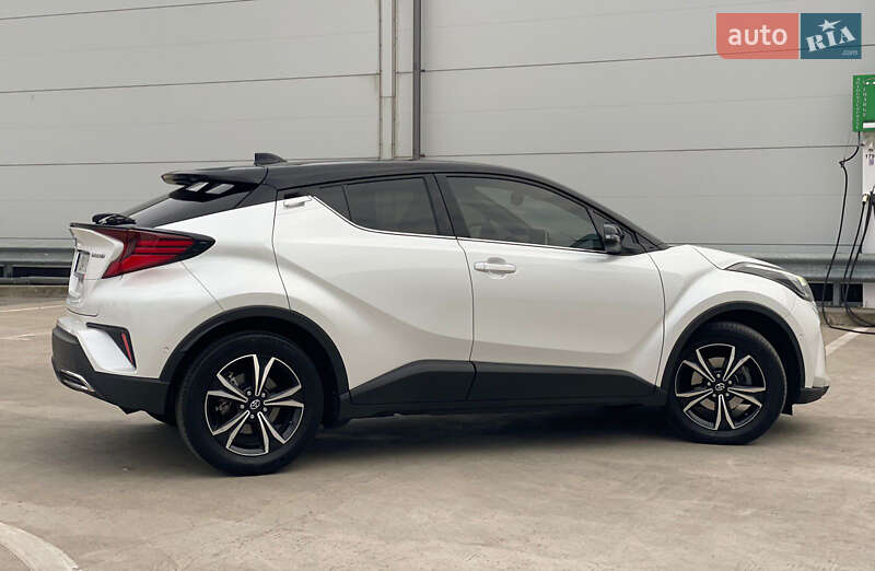 Внедорожник / Кроссовер Toyota C-HR 2022 в Киеве