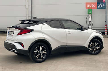 Внедорожник / Кроссовер Toyota C-HR 2022 в 