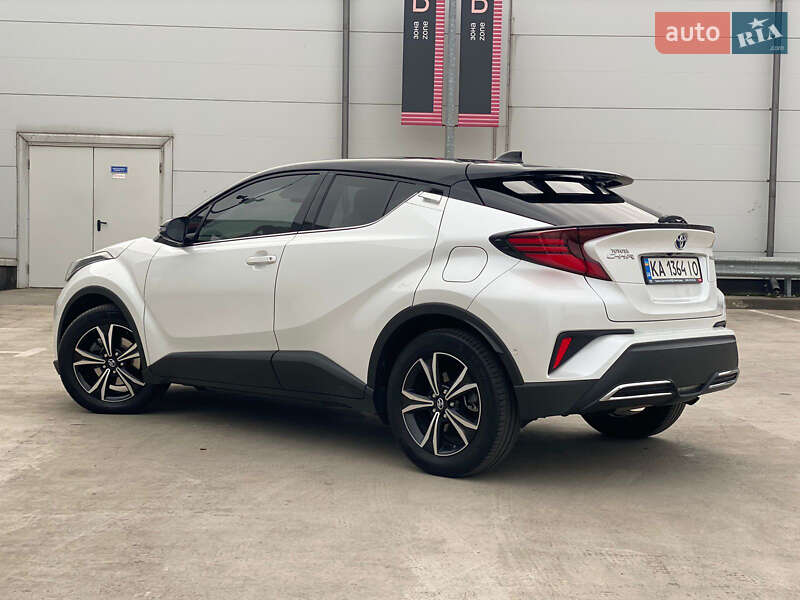 Внедорожник / Кроссовер Toyota C-HR 2022 в Киеве
