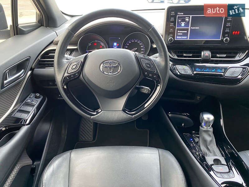 Внедорожник / Кроссовер Toyota C-HR 2022 в Киеве