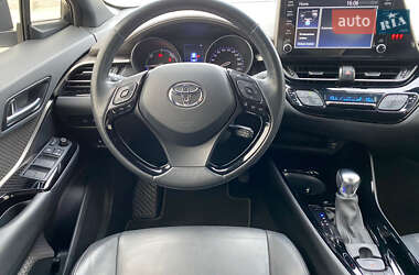 Внедорожник / Кроссовер Toyota C-HR 2022 в 