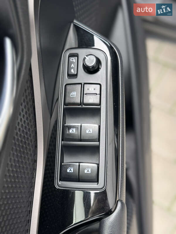 Позашляховик / Кросовер Toyota C-HR 2019 в Одесі