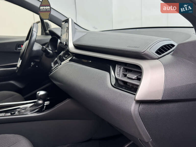 Позашляховик / Кросовер Toyota C-HR 2019 в Одесі