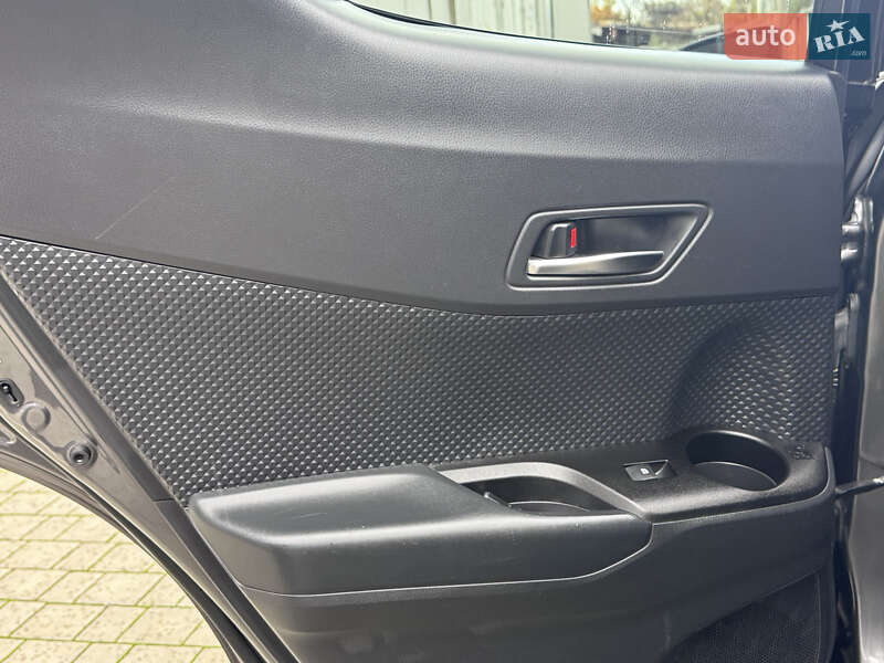 Позашляховик / Кросовер Toyota C-HR 2019 в Одесі