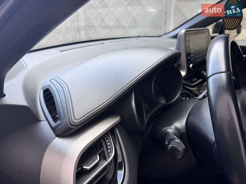 Позашляховик / Кросовер Toyota C-HR 2019 в Одесі