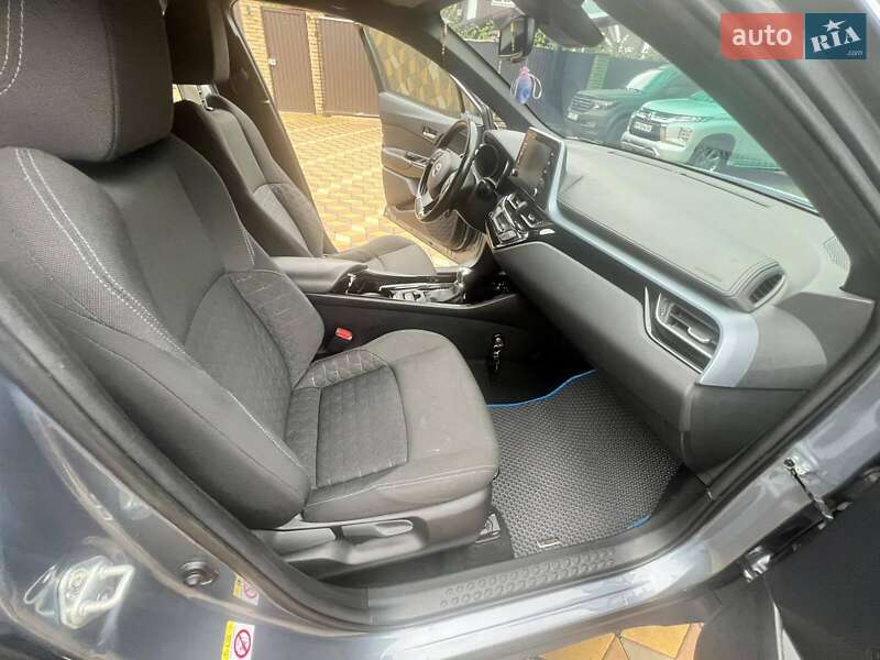 Позашляховик / Кросовер Toyota C-HR 2019 в Бучі