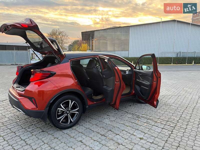 Внедорожник / Кроссовер Toyota C-HR 2019 в Черновцах фото 12 Внедорожник / Кроссовер Toyota C-HR 2019 в Черновцах