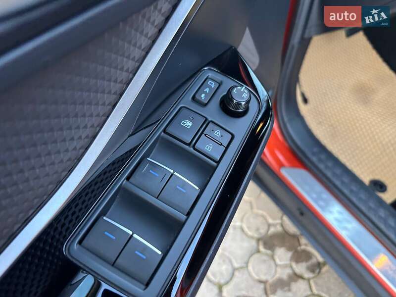 Внедорожник / Кроссовер Toyota C-HR 2019 в Черновцах фото 16 Внедорожник / Кроссовер Toyota C-HR 2019 в Черновцах