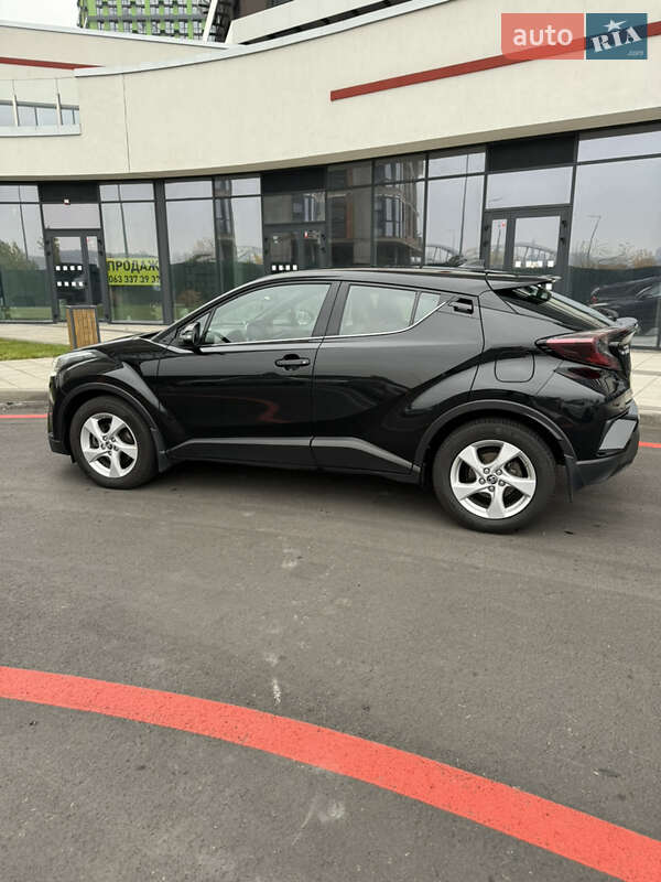 Внедорожник / Кроссовер Toyota C-HR 2018 в Киеве фото 9 Внедорожник / Кроссовер Toyota C-HR 2018 в Киеве