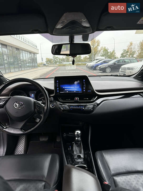 Внедорожник / Кроссовер Toyota C-HR 2018 в Киеве фото 21 Внедорожник / Кроссовер Toyota C-HR 2018 в Киеве