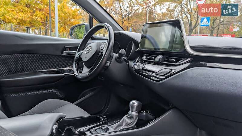 Внедорожник / Кроссовер Toyota C-HR 2019 в Киеве фото 3 Внедорожник / Кроссовер Toyota C-HR 2019 в Киеве