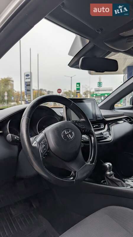 Внедорожник / Кроссовер Toyota C-HR 2019 в Киеве фото 11 Внедорожник / Кроссовер Toyota C-HR 2019 в Киеве