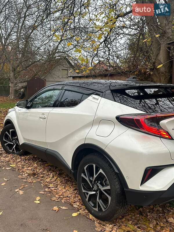 Внедорожник / Кроссовер Toyota C-HR 2019 в Киеве фото 13 Внедорожник / Кроссовер Toyota C-HR 2019 в Киеве