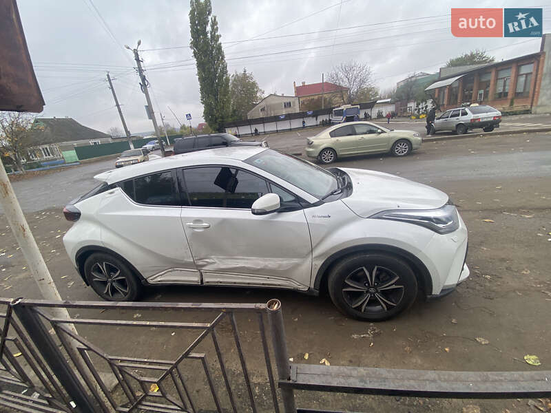 Внедорожник / Кроссовер Toyota C-HR 2021 в Софиевской Борщаговке