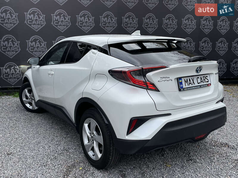 Внедорожник / Кроссовер Toyota C-HR 2018 в Киеве