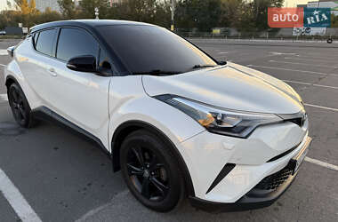 Позашляховик / Кросовер Toyota C-HR 2017 в Києві