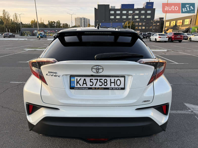 Внедорожник / Кроссовер Toyota C-HR 2017 в Киеве фото 6 Внедорожник / Кроссовер Toyota C-HR 2017 в Киеве