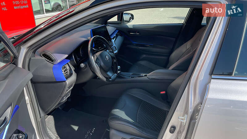 Позашляховик / Кросовер Toyota C-HR 2016 в Запоріжжі