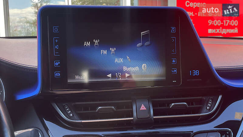 Позашляховик / Кросовер Toyota C-HR 2016 в Запоріжжі