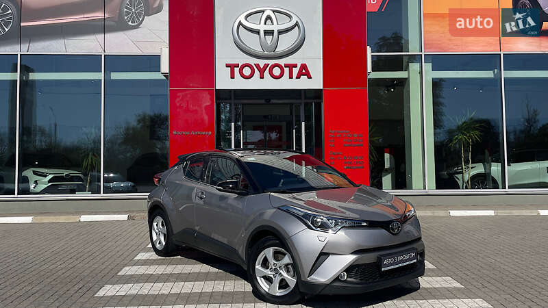 Позашляховик / Кросовер Toyota C-HR 2016 в Запоріжжі