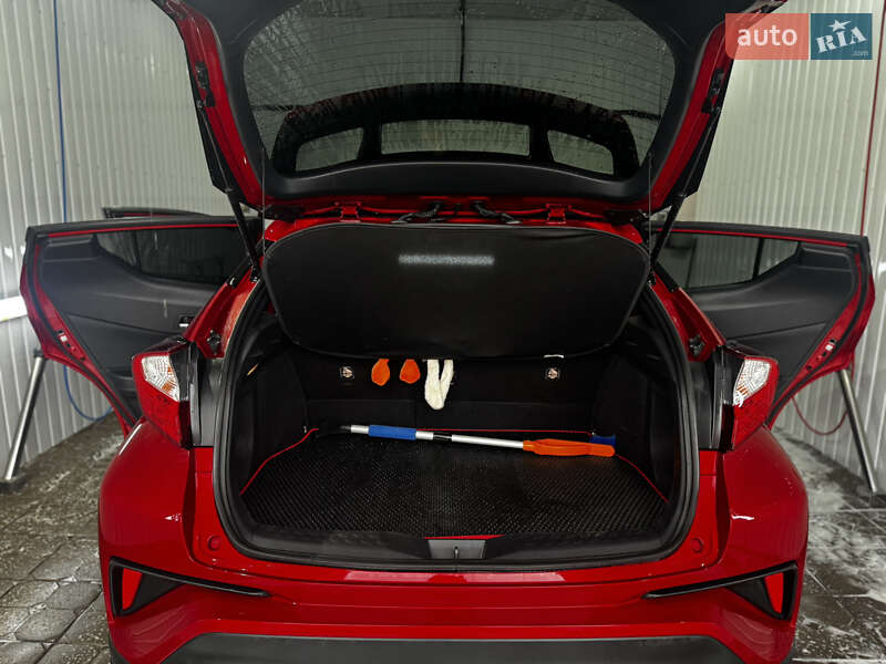 Внедорожник / Кроссовер Toyota C-HR 2020 в Валках фото 18 Внедорожник / Кроссовер Toyota C-HR 2020 в Валках