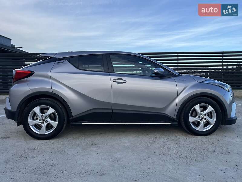 Внедорожник / Кроссовер Toyota C-HR 2019 в Черновцах