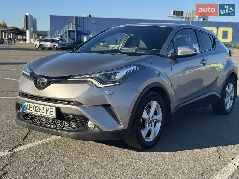 Позашляховик / Кросовер Toyota C-HR 2019 в Дніпрі фото 4 Позашляховик / Кросовер Toyota C-HR 2019 в Дніпрі
