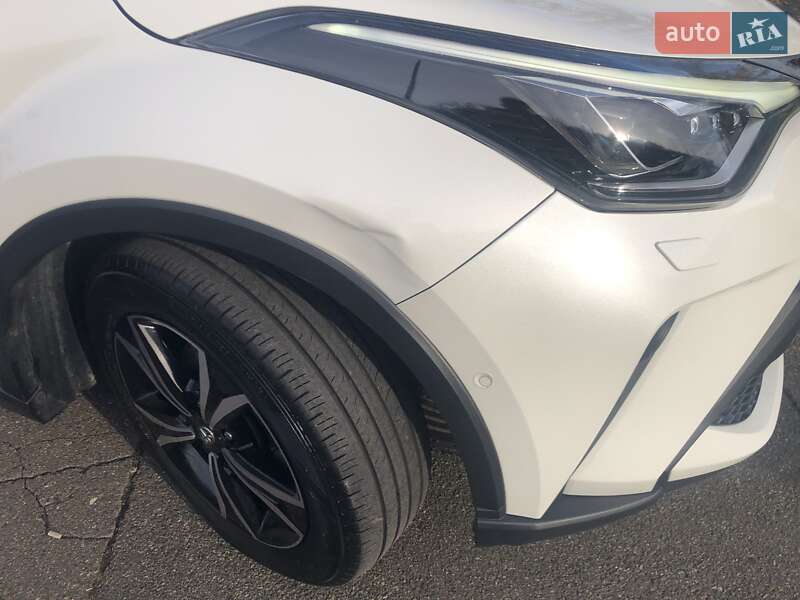 Позашляховик / Кросовер Toyota C-HR 2021 в Києві