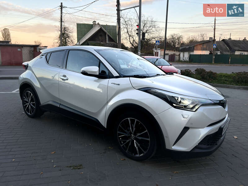 Позашляховик / Кросовер Toyota C-HR 2018 в Києві