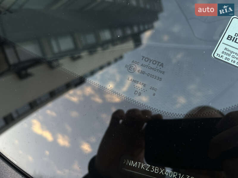 Позашляховик / Кросовер Toyota C-HR 2018 в Києві