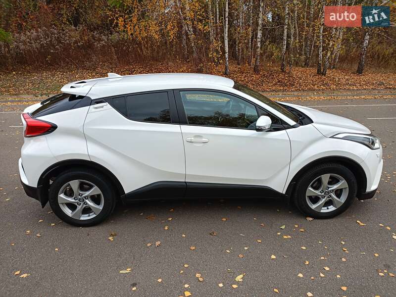 Позашляховик / Кросовер Toyota C-HR 2018 в Києві