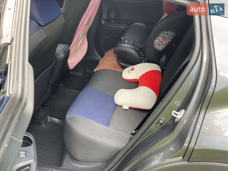 Позашляховик / Кросовер Toyota C-HR 2018 в Івано-Франківську фото 44 Позашляховик / Кросовер Toyota C-HR 2018 в Івано-Франківську