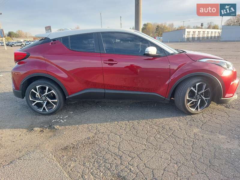 Позашляховик / Кросовер Toyota C-HR 2018 в Києві