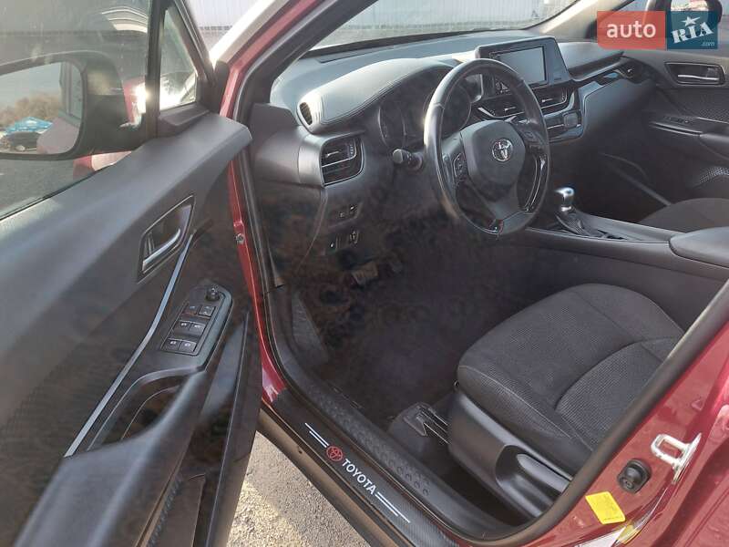 Позашляховик / Кросовер Toyota C-HR 2018 в Києві
