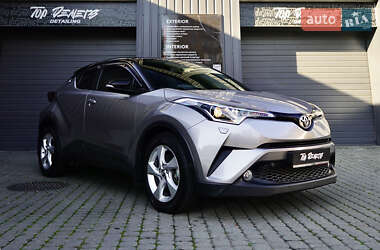 Внедорожник / Кроссовер Toyota C-HR 2017 в Львове