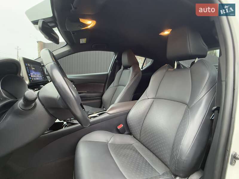 Позашляховик / Кросовер Toyota C-HR 2018 в Києві фото 25 Позашляховик / Кросовер Toyota C-HR 2018 в Києві