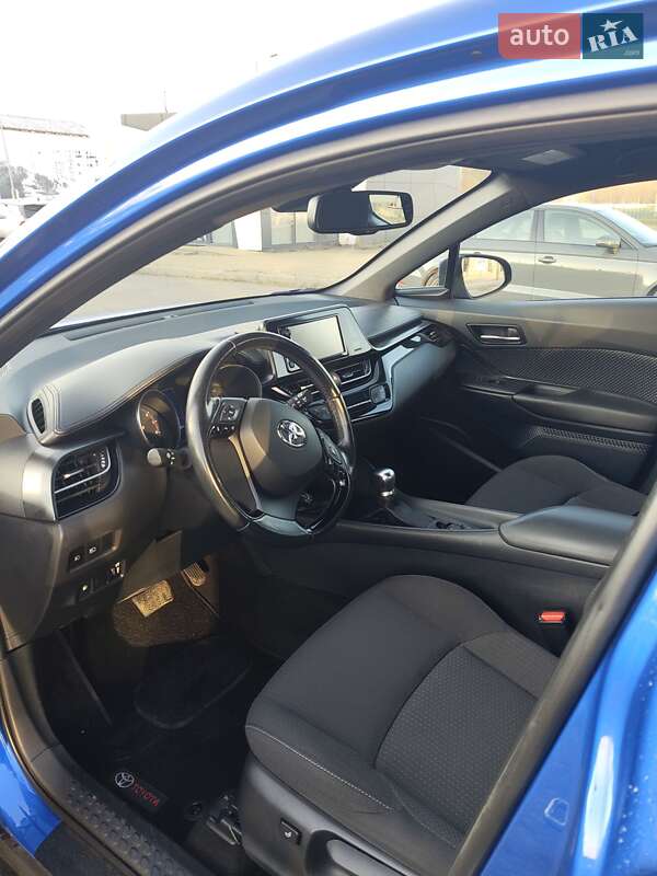 Внедорожник / Кроссовер Toyota C-HR 2018 в Львове