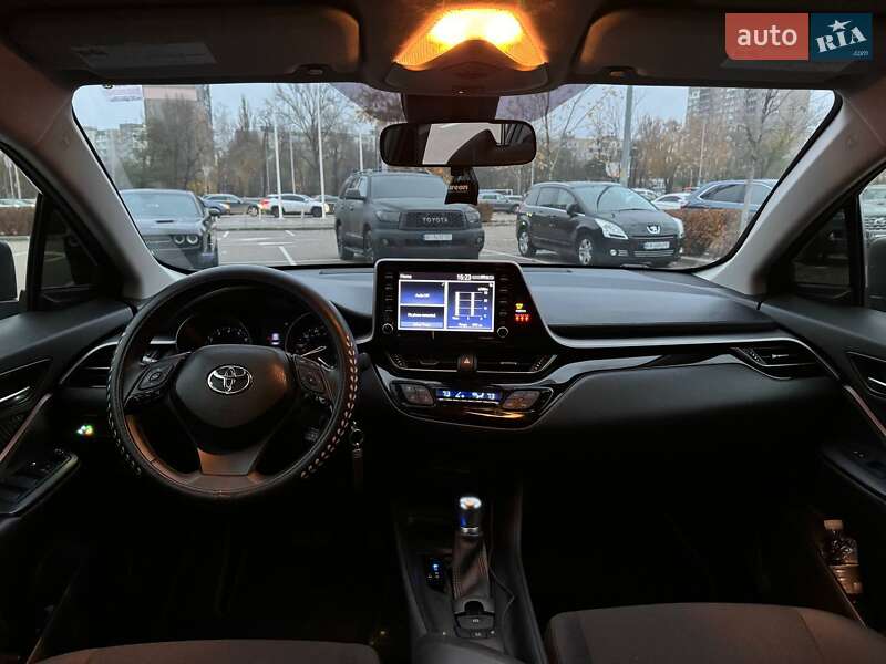 Внедорожник / Кроссовер Toyota C-HR 2019 в Киеве