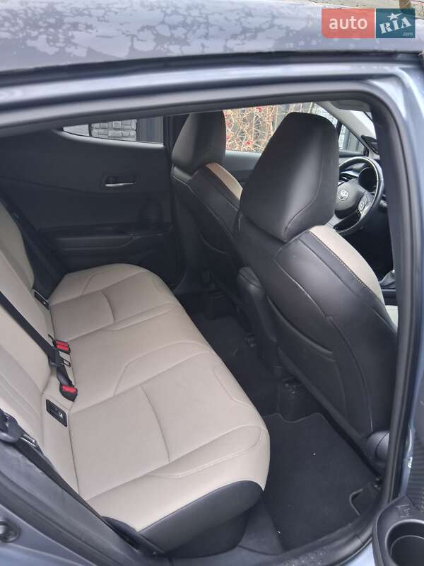 Внедорожник / Кроссовер Toyota C-HR 2020 в Львове