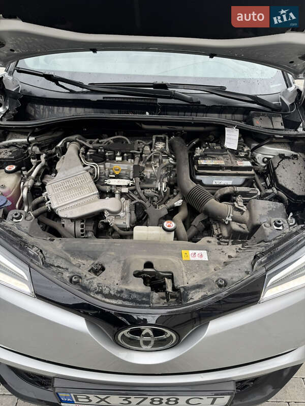 Позашляховик / Кросовер Toyota C-HR 2019 в Хмельницькому