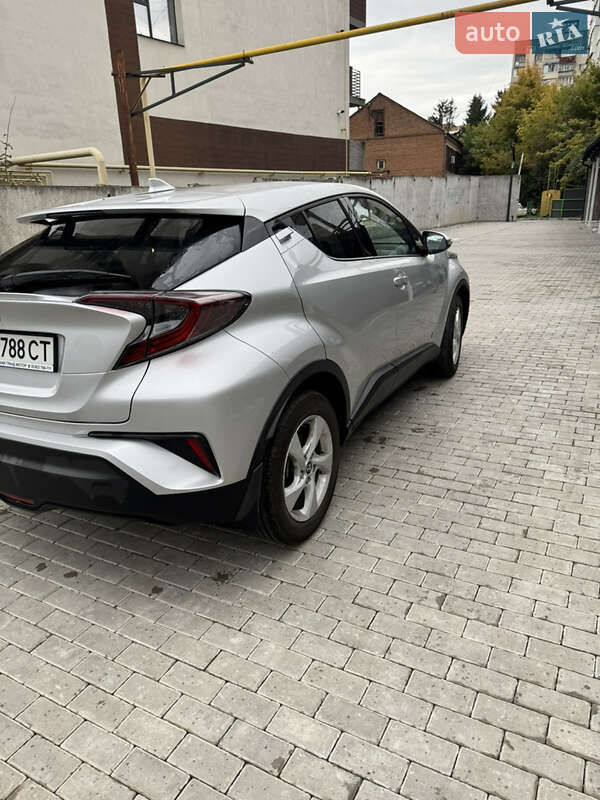 Позашляховик / Кросовер Toyota C-HR 2019 в Хмельницькому