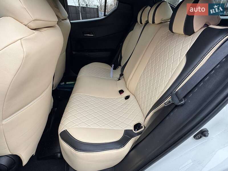 Внедорожник / Кроссовер Toyota C-HR 2019 в Киеве фото 9 Внедорожник / Кроссовер Toyota C-HR 2019 в Киеве