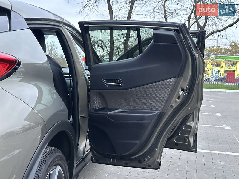 Внедорожник / Кроссовер Toyota C-HR 2020 в Одессе фото 27 Внедорожник / Кроссовер Toyota C-HR 2020 в Одессе