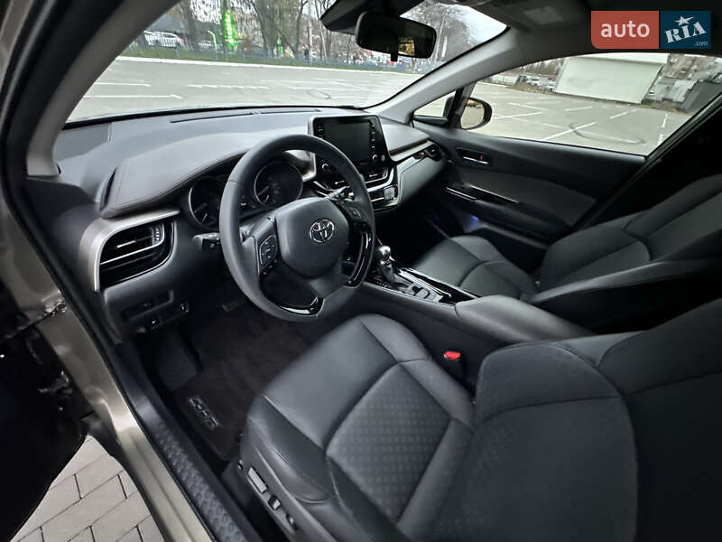 Внедорожник / Кроссовер Toyota C-HR 2020 в Одессе фото 47 Внедорожник / Кроссовер Toyota C-HR 2020 в Одессе