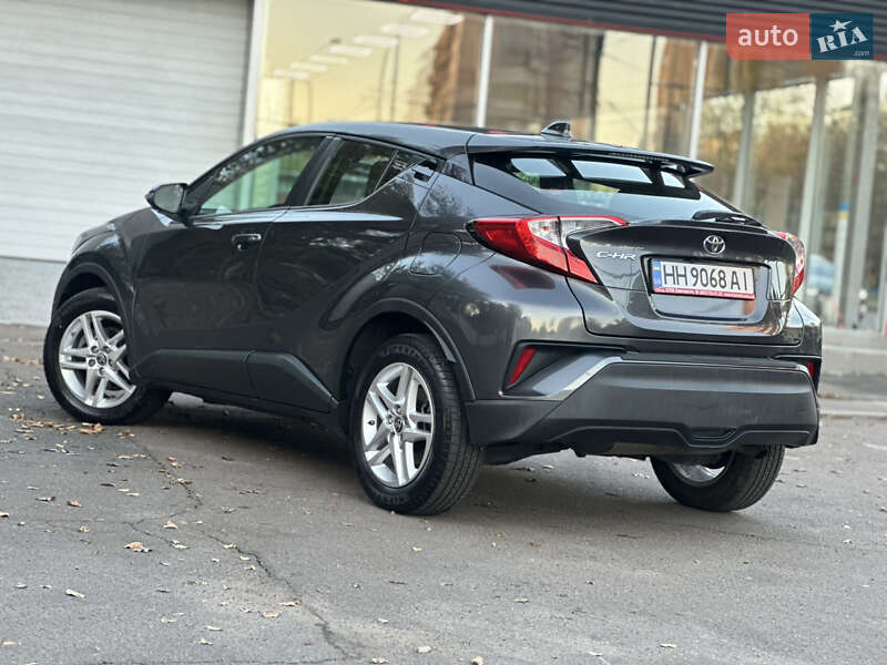Внедорожник / Кроссовер Toyota C-HR 2020 в Одессе фото 4 Внедорожник / Кроссовер Toyota C-HR 2020 в Одессе
