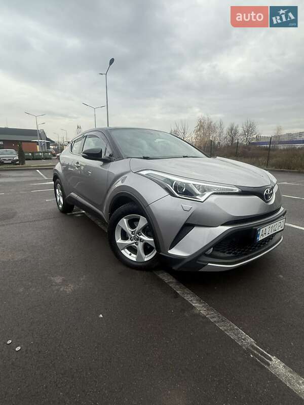 Внедорожник / Кроссовер Toyota C-HR 2016 в Киеве фото Внедорожник / Кроссовер Toyota C-HR 2016 в Киеве