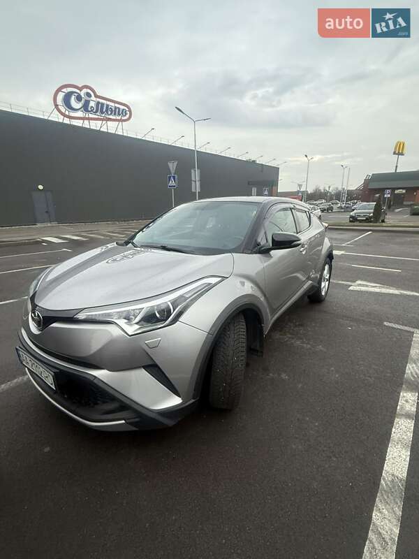 Внедорожник / Кроссовер Toyota C-HR 2016 в Киеве фото 3 Внедорожник / Кроссовер Toyota C-HR 2016 в Киеве