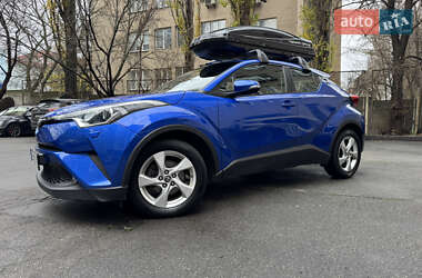Внедорожник / Кроссовер Toyota C-HR 2017 в Киеве