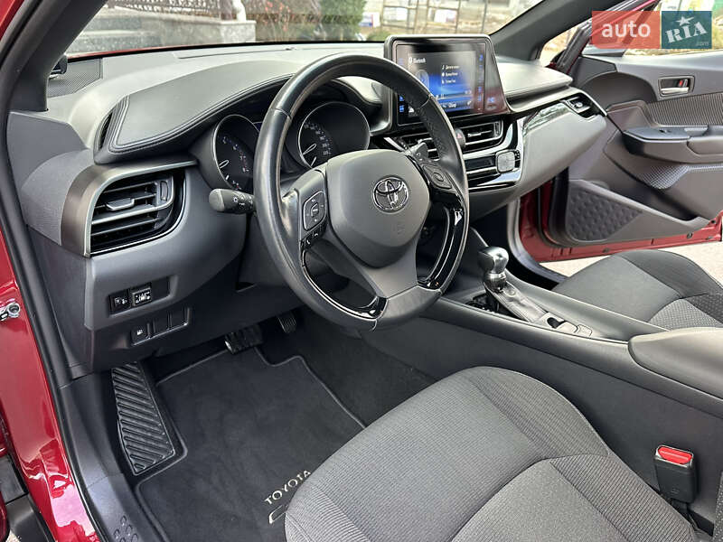 Внедорожник / Кроссовер Toyota C-HR 2018 в Виннице